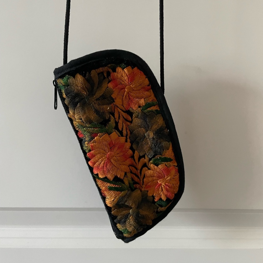 Black Velvet Floral Knit Eyeglasses Sunglasses Holder with Zipper Pocket
